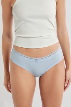 Shorty aus Mikrofaser mit Spitzendetails;${refinementColor}