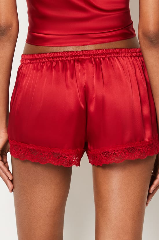 Silk Shorty;${refinementColor}