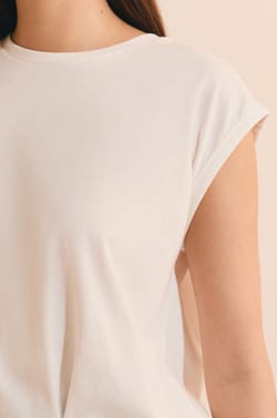 T-shirt col rond avec coton;${refinementColor}