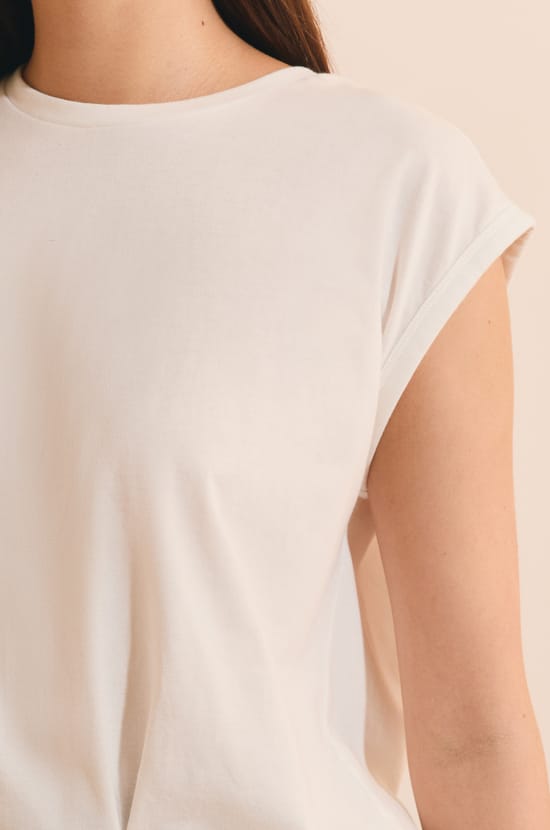 T-shirt col rond avec coton;${refinementColor}