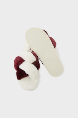 Chaussons tongs en fausse fourrure ;${refinementColor}