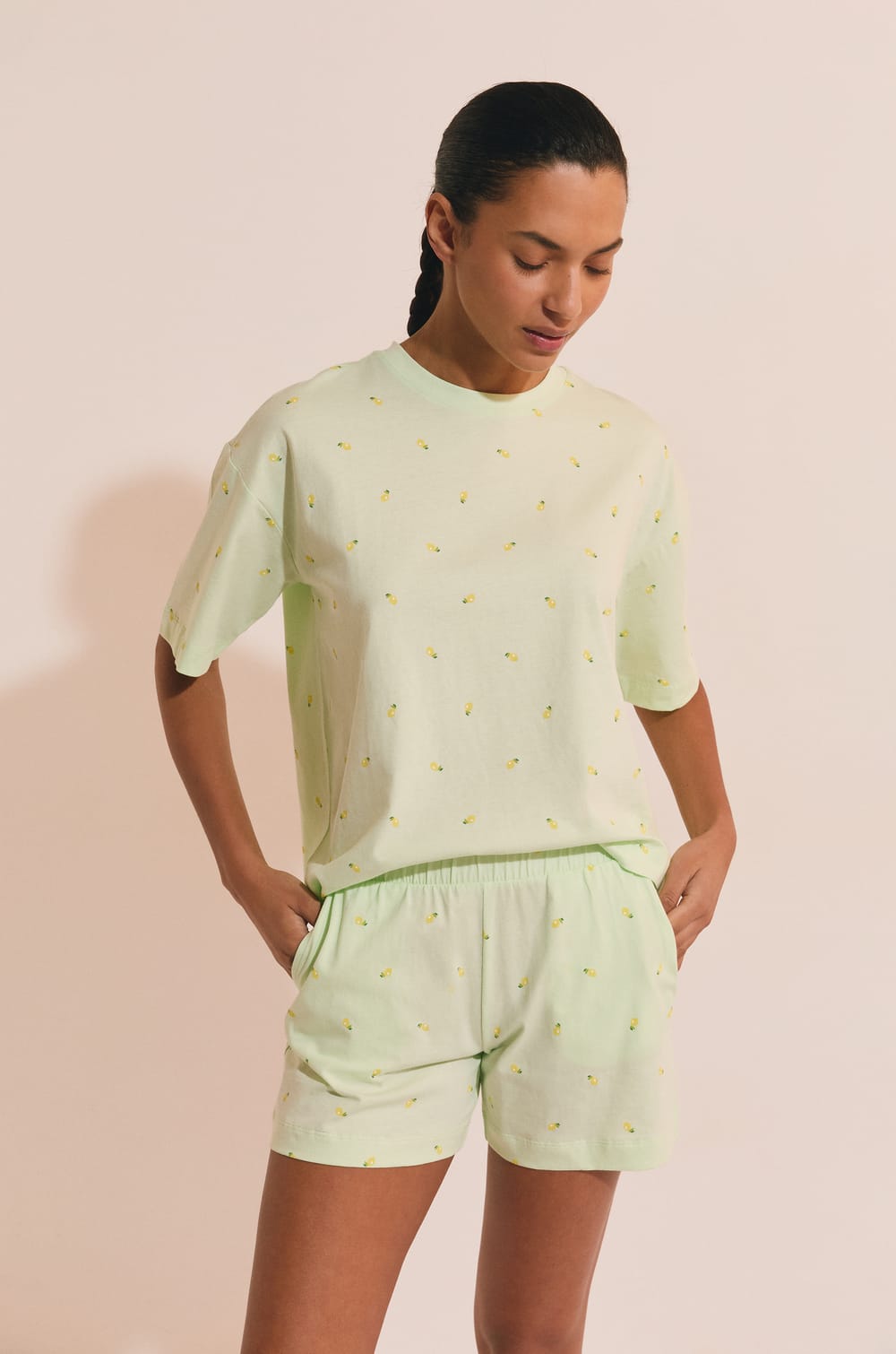 Pyjama 2 pi&egrave;ces motifs ananas;${refinementColor}