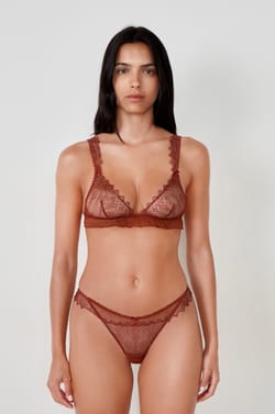 Soutien-gorge triangle en dentelle;${refinementColor}