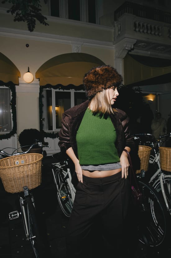 Look @paylyna;${refinementColor}