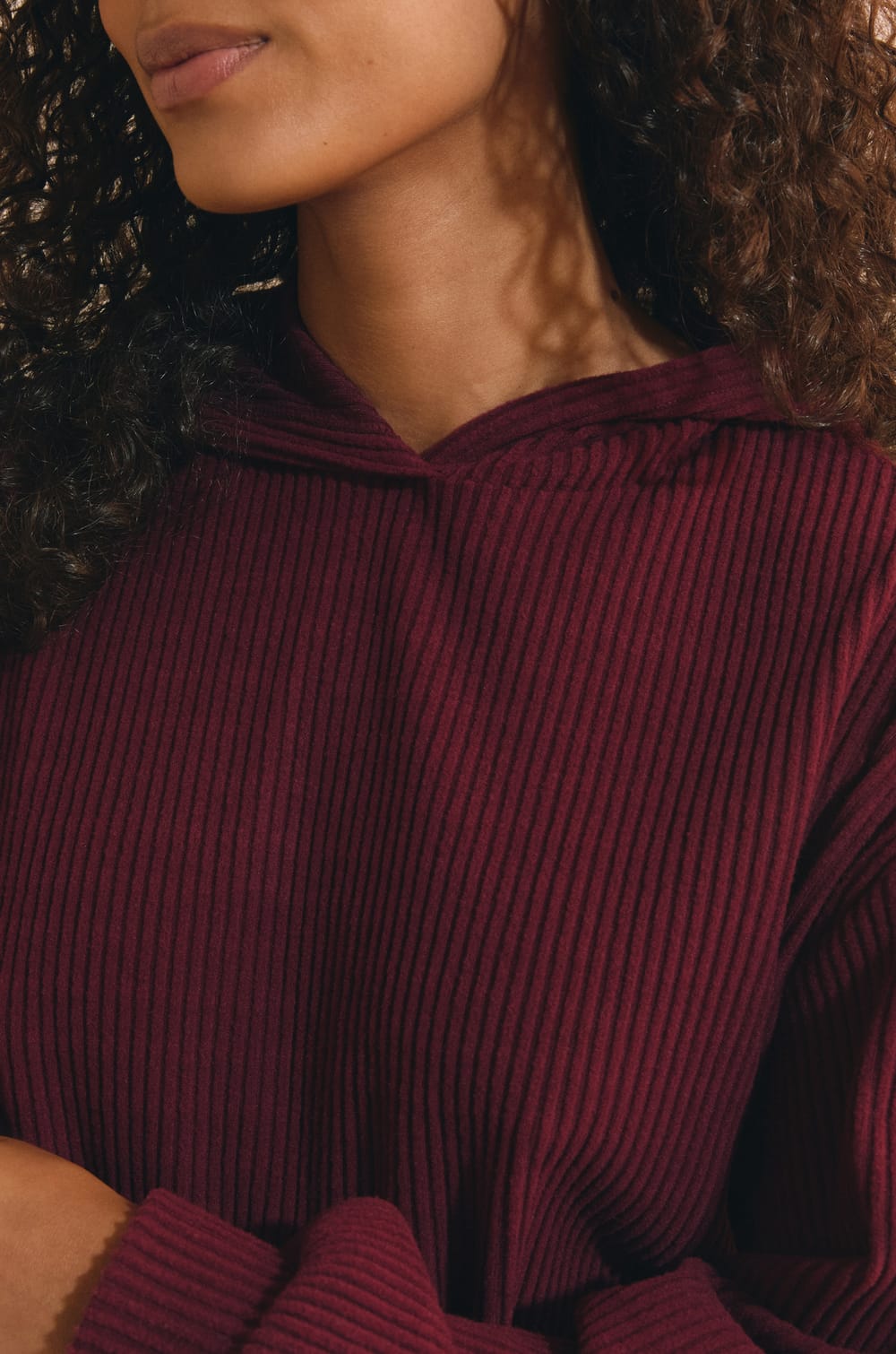 Pyjamasweater van ribfluweel;${refinementColor}