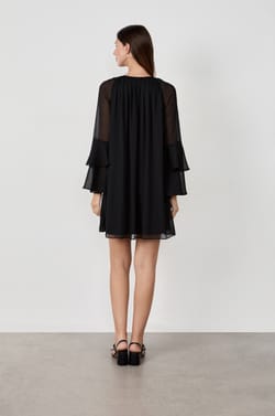 Robe courte avec manches à volants;${refinementColor}