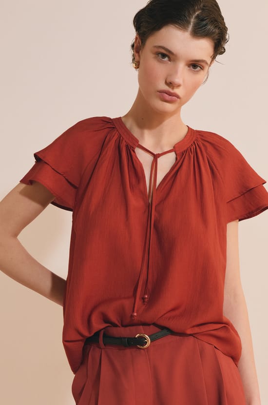Top manches courtes bouffantes &agrave; nouer;${refinementColor}