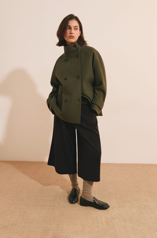 Manteau court avec laine &agrave; col montant;${refinementColor}