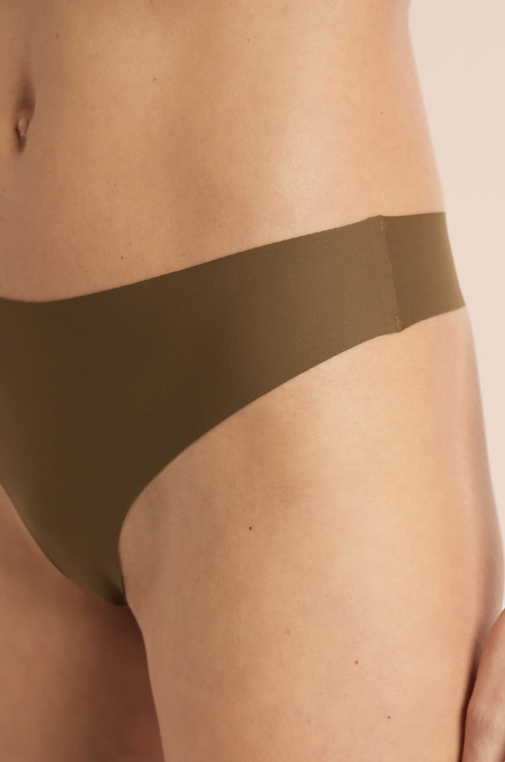 Microfibre Thong;${refinementColor}