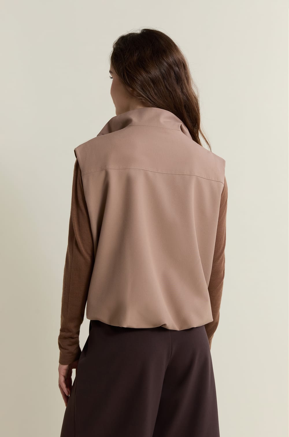 Sleeveless High Neck Jacket;${refinementColor}