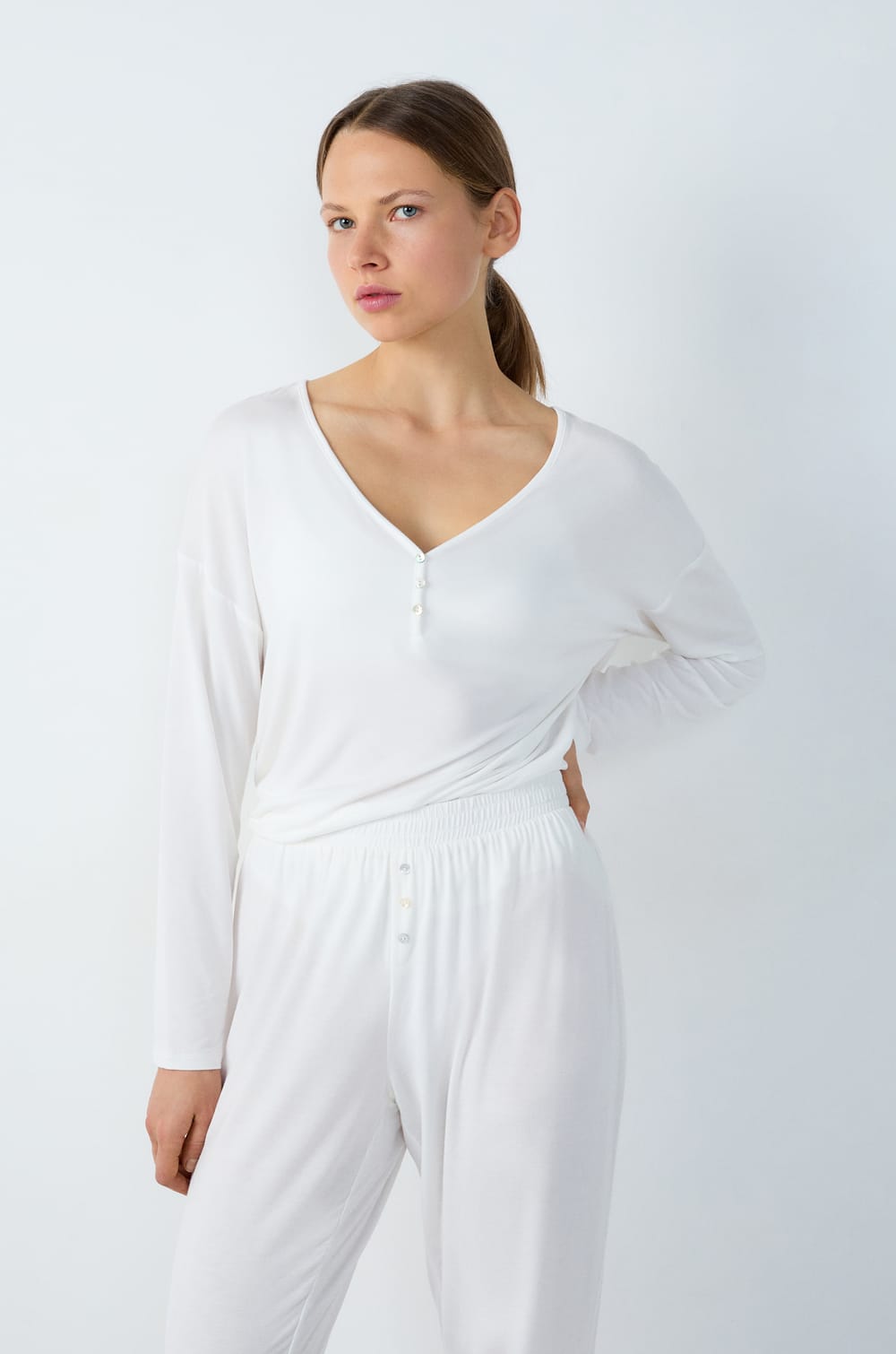 Camiseta de pijama de modal de manga larga de modal;${refinementColor}