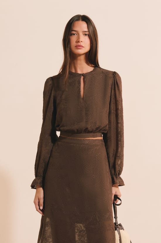 Chemise courte avec d&eacute;tails broderie;${refinementColor}