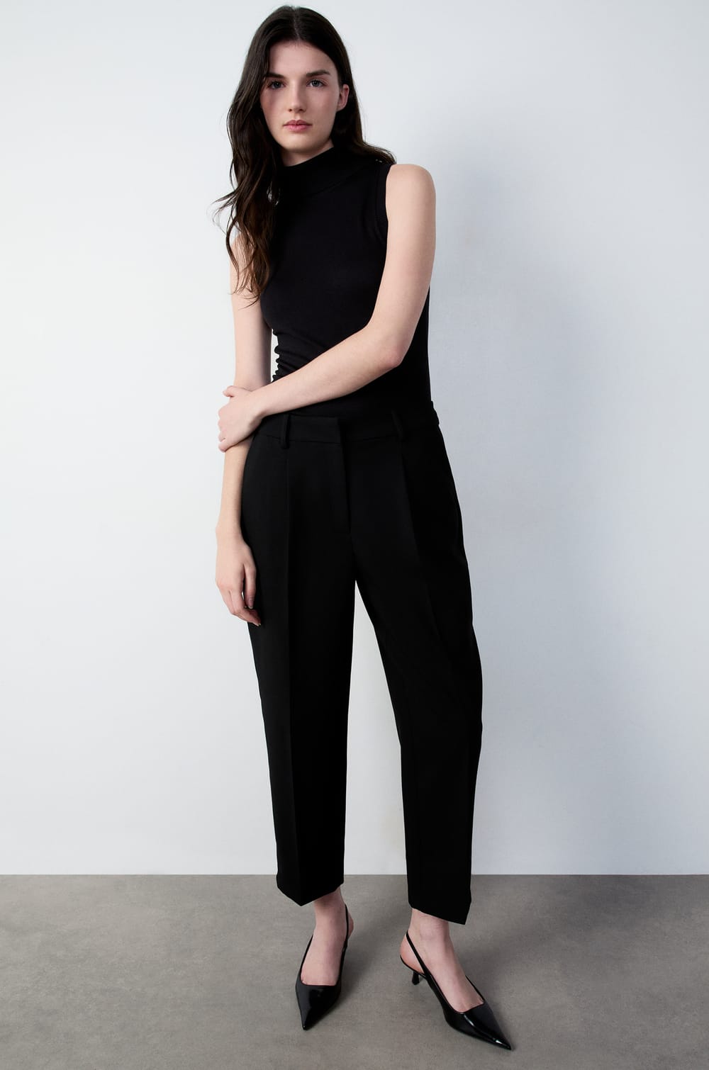 Straight Leg Trousers;${refinementColor}