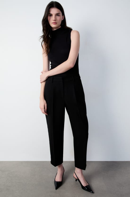 Straight Leg Trousers;${refinementColor}