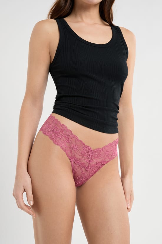 Tanga en dentelle;${refinementColor}