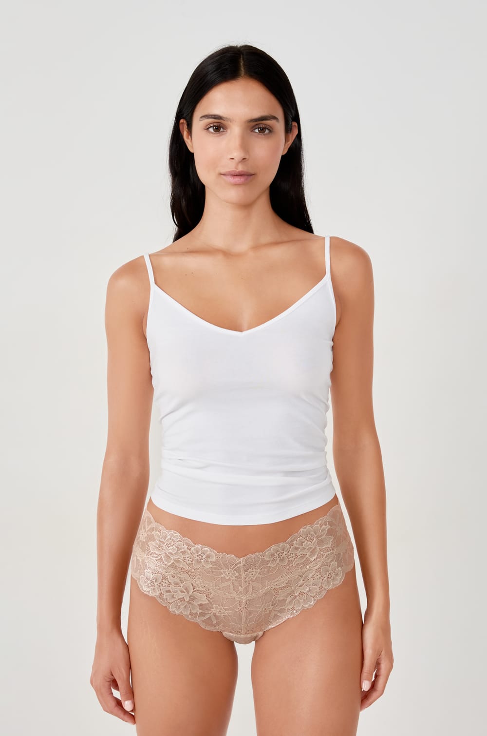 Panty tipo hipster silueta V encaje floral;${refinementColor}