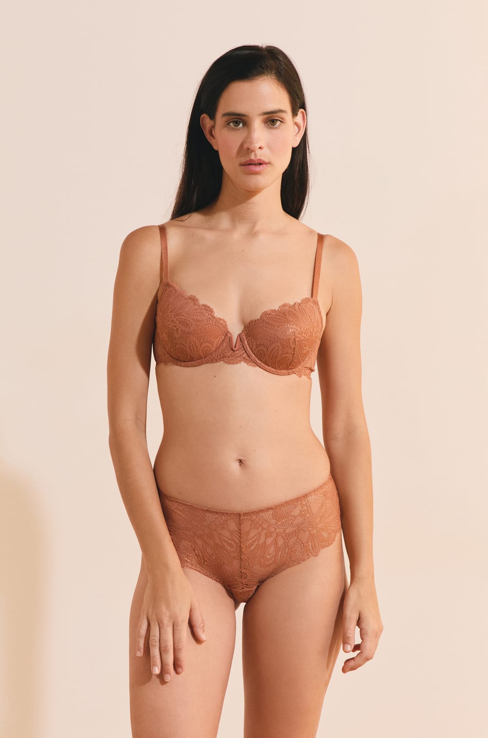 Soutien-gorge corbeille en dentelle;${refinementColor}