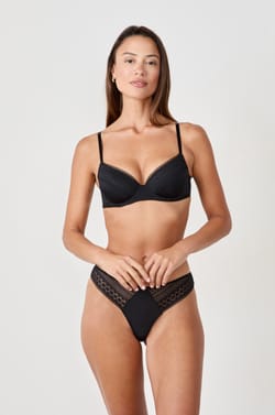  Tanga con detalles de encaje ;${refinementColor}