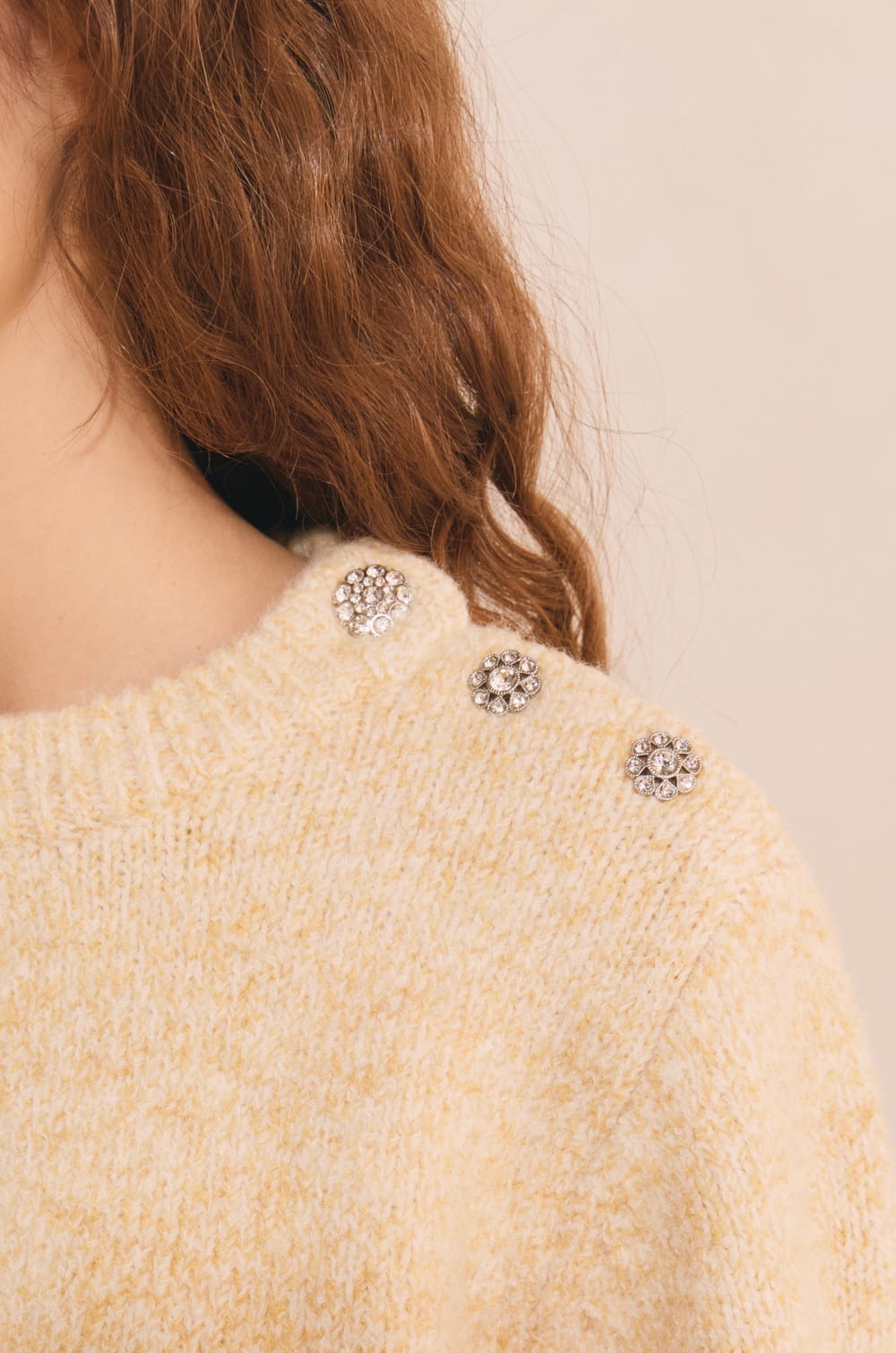 Pull col rond avec laine;${refinementColor}