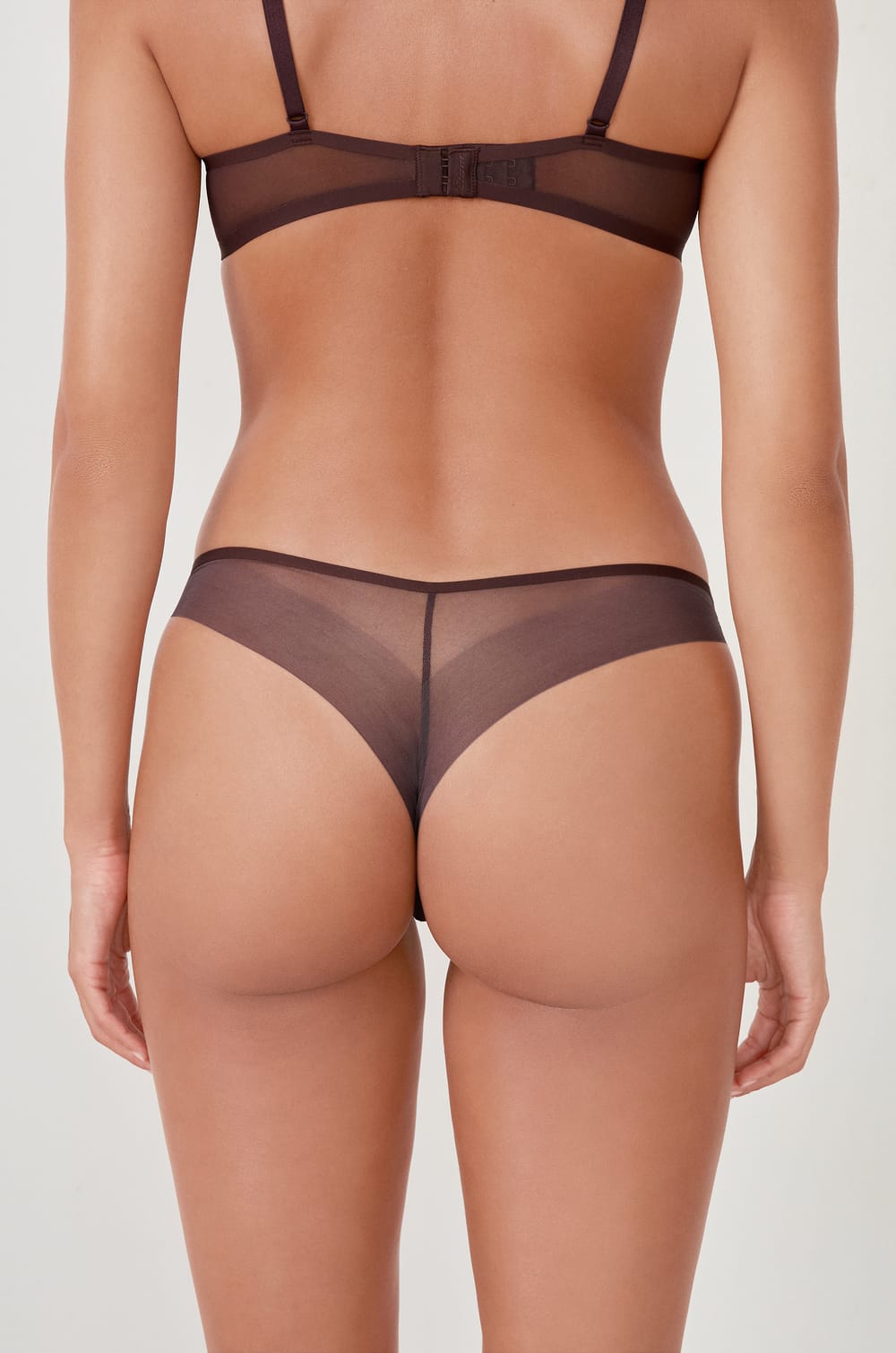 String transparent en tulle;${refinementColor}