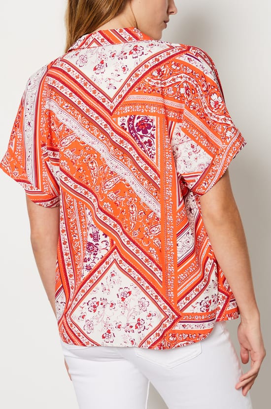 Patterned Short-Sleeved Shirt;${refinementColor}