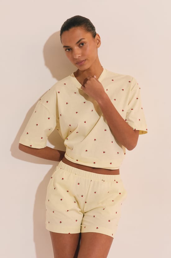 Pyjama 2 pi&egrave;ces motifs fraises;${refinementColor}