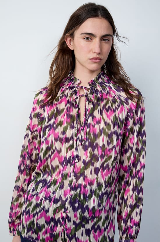 Patterned fluid shirt;${refinementColor}