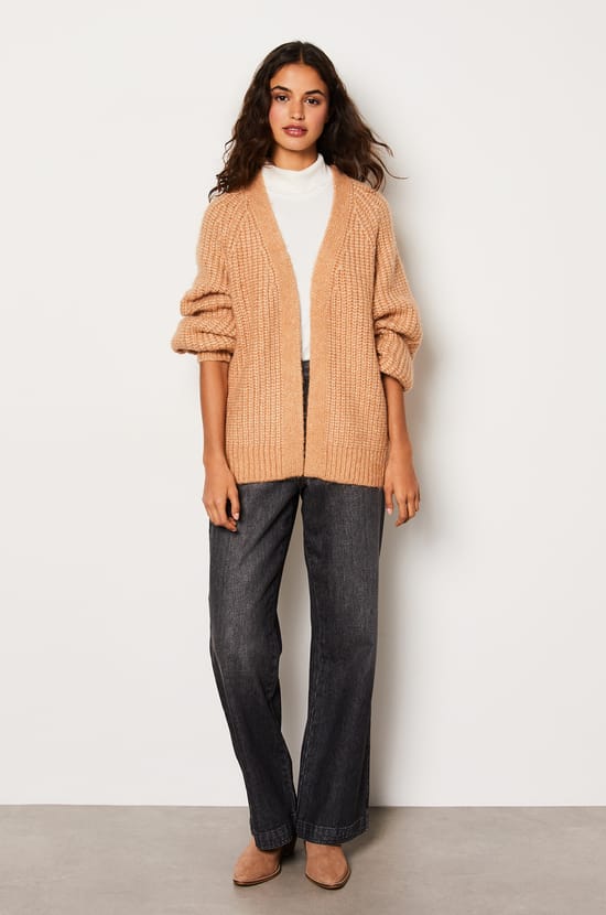 Gilet long en maille;${refinementColor}