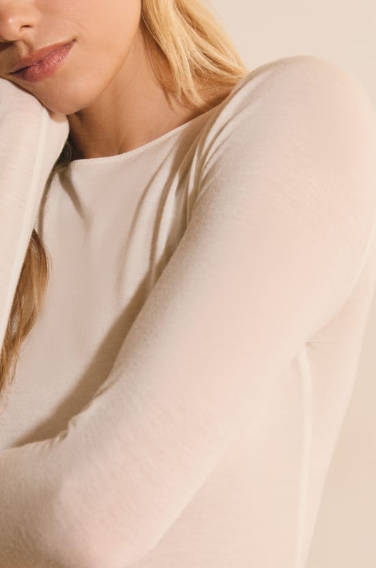 Long-sleeved boat neck T-shirt with cashmere in thermal knit;${refinementColor}