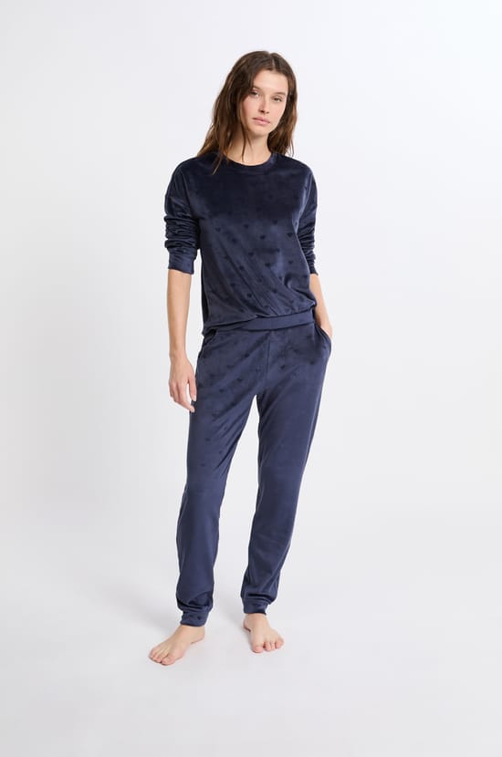Pyjama 2 pièces à motifs coeurs effet velours;${refinementColor}