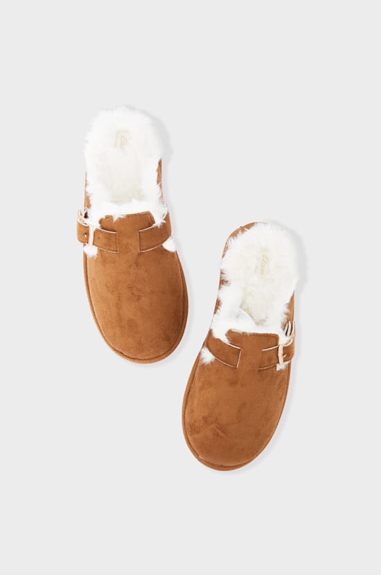 Chaussons mules avec fausse fourrure;${refinementColor}