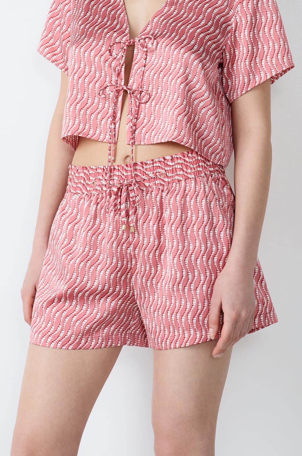 Pantalones cortos de pijama satinados estampados;${refinementColor}