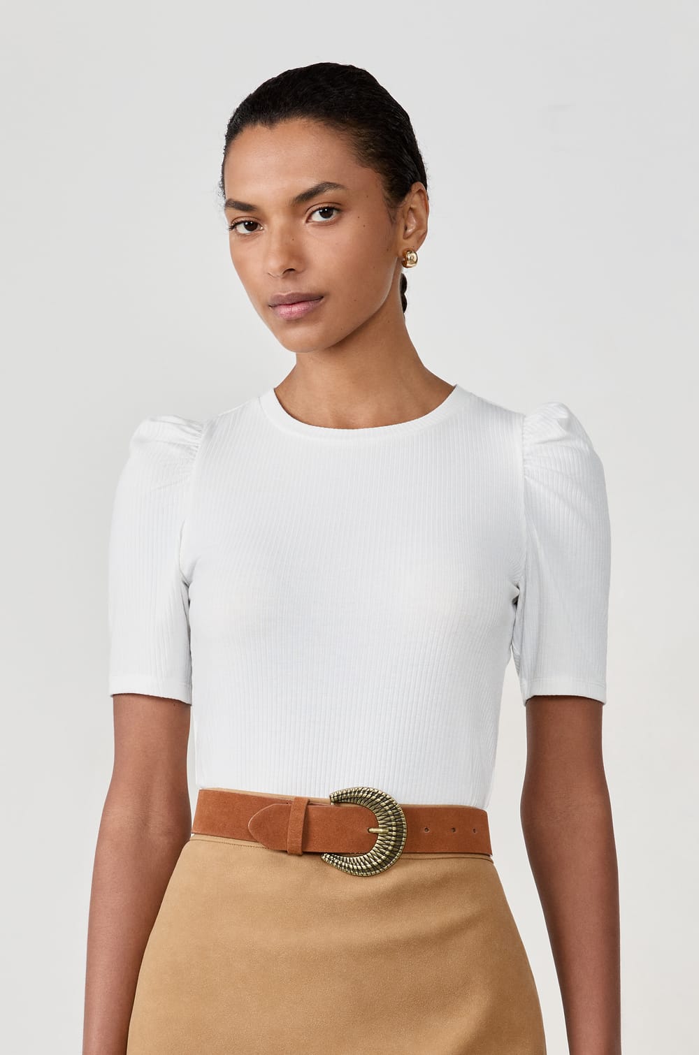 T-shirt manches courtes avec épaules bouffantes;${refinementColor}