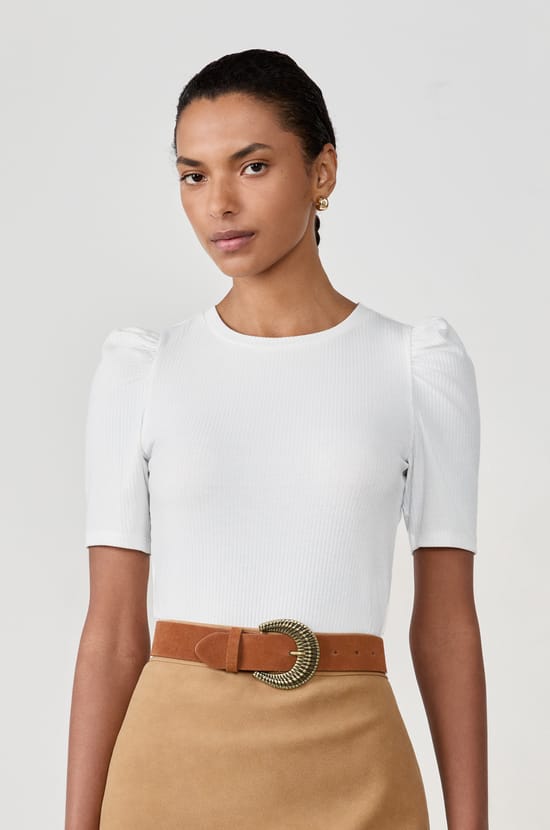 T-shirt manches courtes avec épaules bouffantes;${refinementColor}