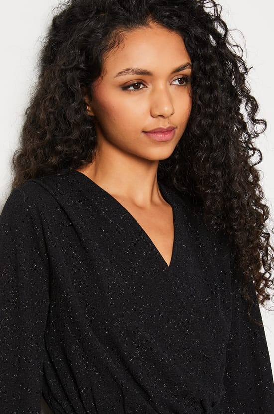 Robe courte col V à paillettes;${refinementColor}