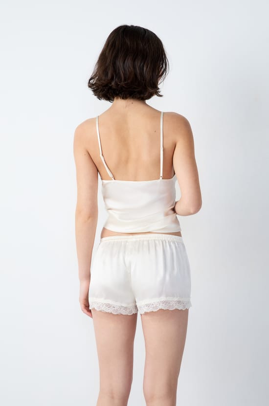 Silk pyjama shorts with lace details;${refinementColor}