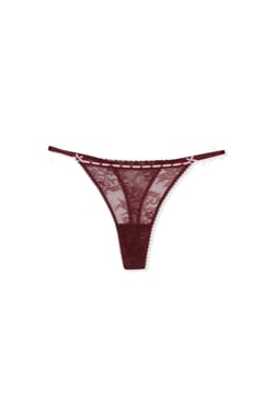 String en dentelle;${refinementColor}