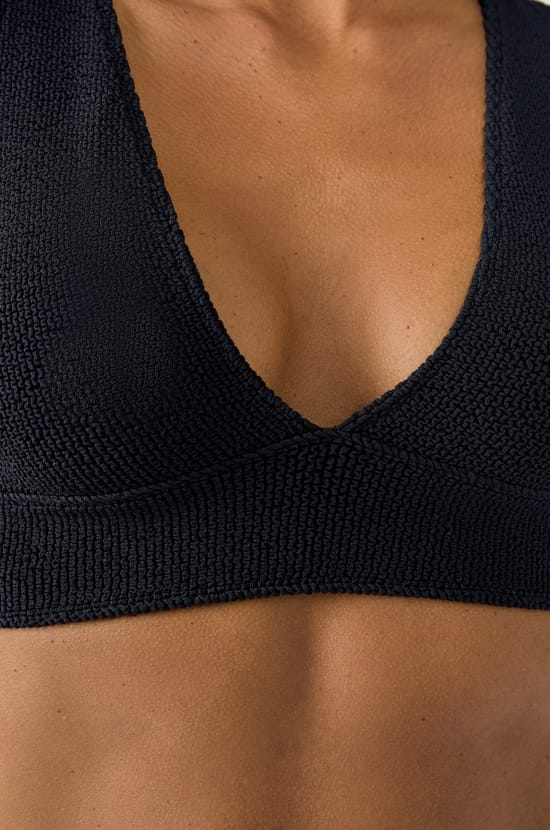 Triangle bikini top in stretch fabric;${refinementColor}