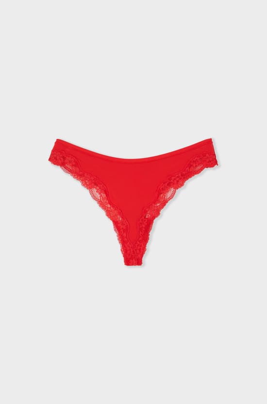 Tanga en microfibre avec d&eacute;tails en dentelle;${refinementColor}