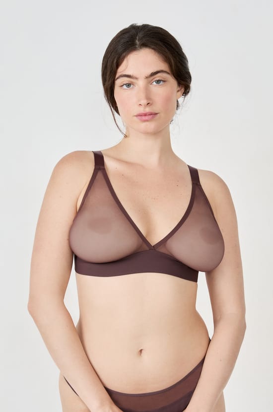 Wireless triangle bra in mesh;${refinementColor}