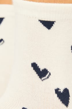 Heart pattern socks;${refinementColor}