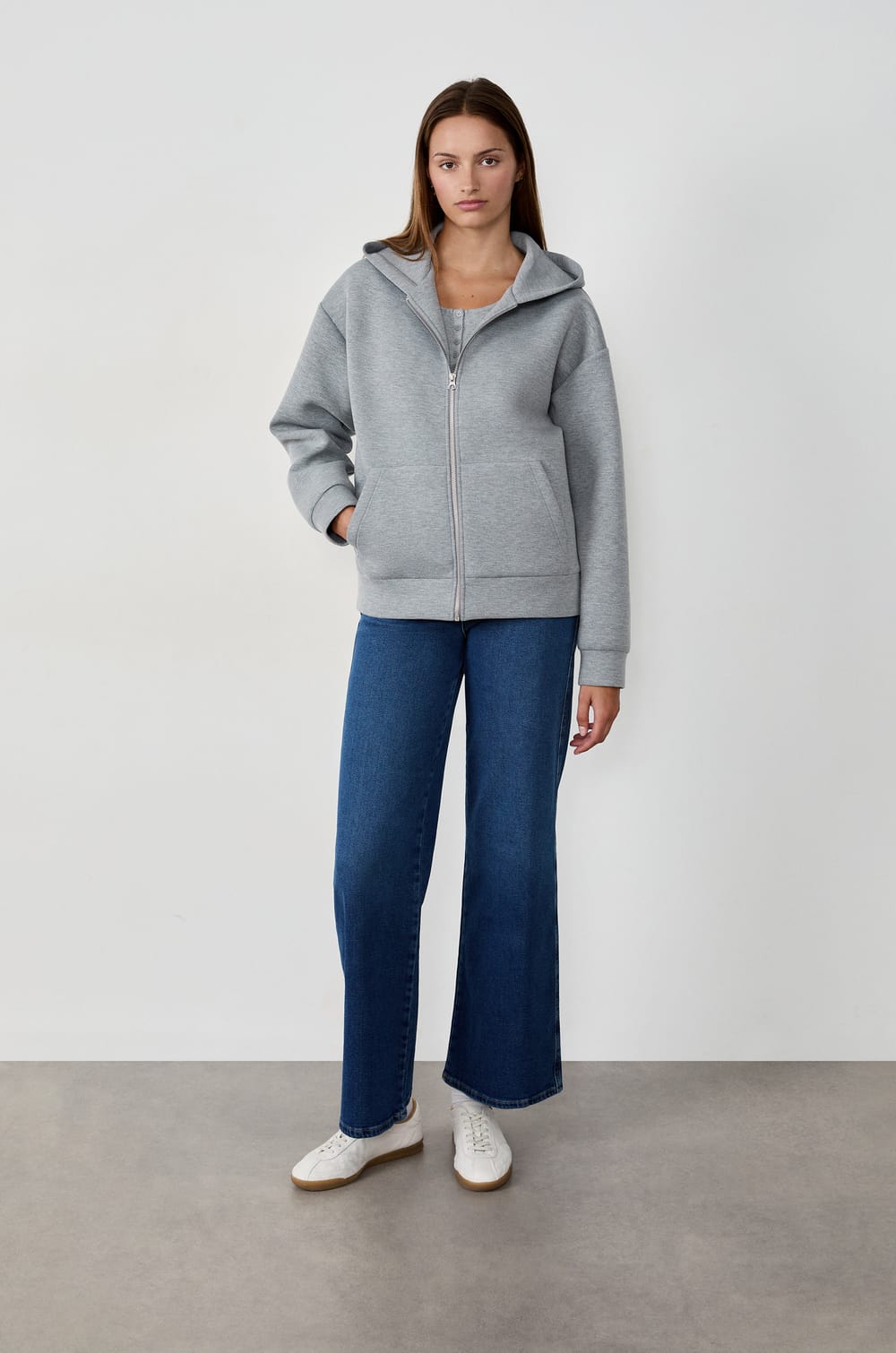 Sweatshirt à capuche;${refinementColor}