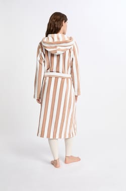 Peignoir mi-long à rayures;${refinementColor}