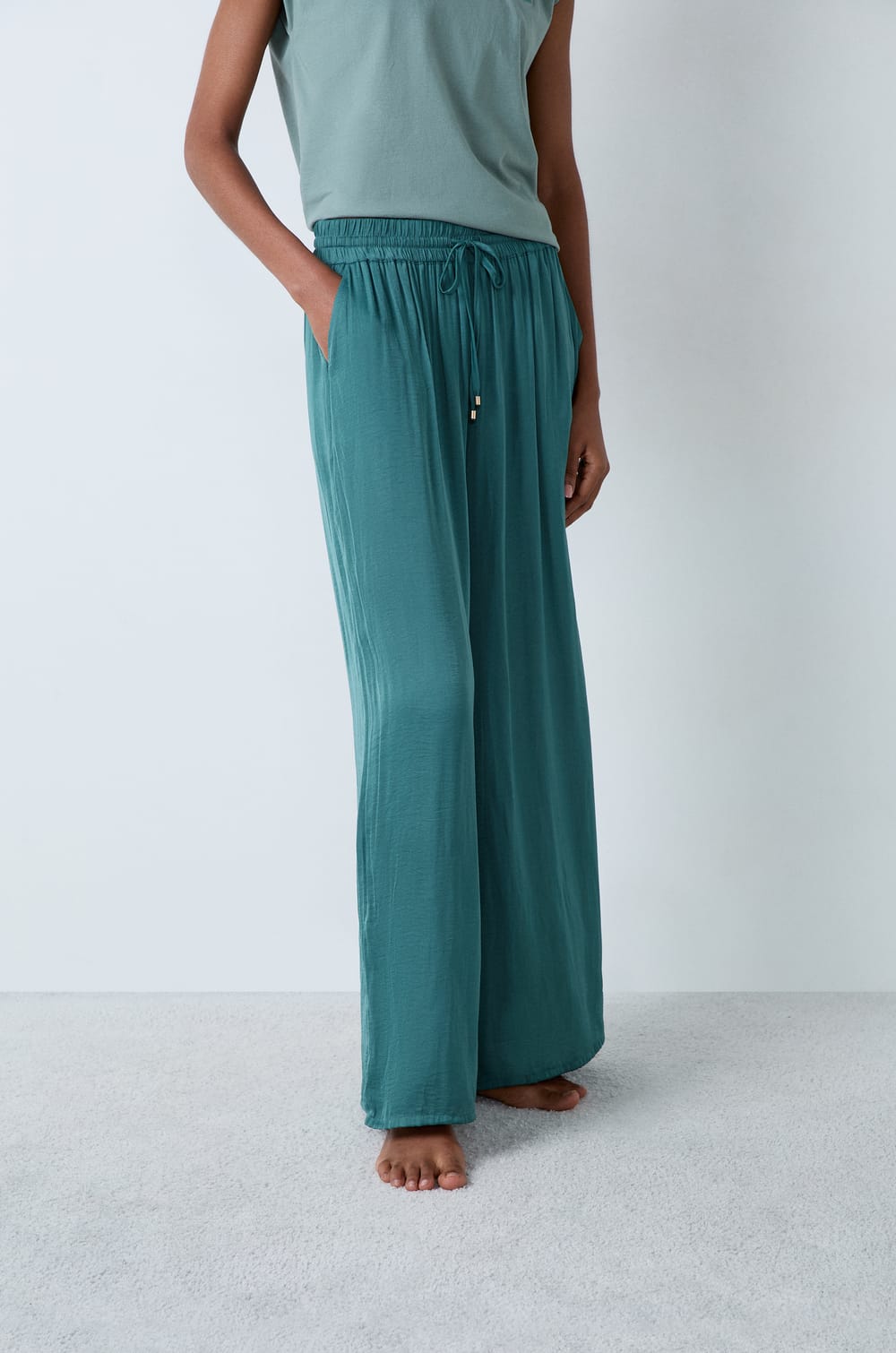 Wide-cut satin trousers;${refinementColor}