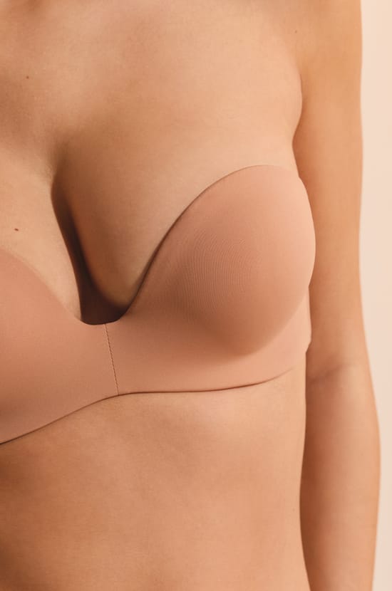 Strapless microfibre push-up with removable straps;${refinementColor}