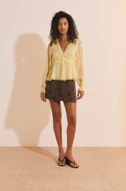 Blouse &agrave; volants avec manches transparentes;${refinementColor}