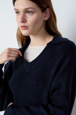 V-neck Sweater;${refinementColor}