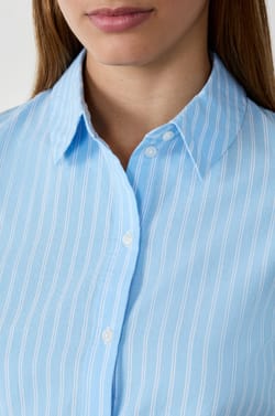 Chemise manches longues en coton ceinturée;${refinementColor}