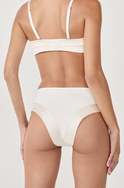 Braguita de microfibra satinada;${refinementColor}
