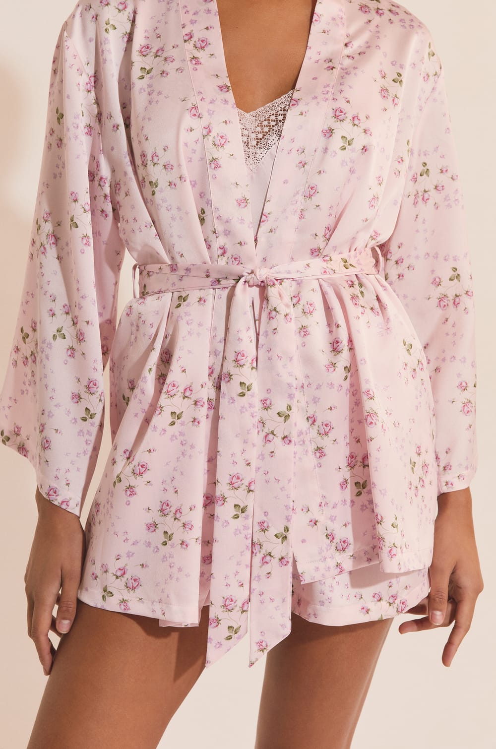 Ensemble de pyjama 3 pi&egrave;ces satin&eacute; &agrave; motifs fleuris;${refinementColor}